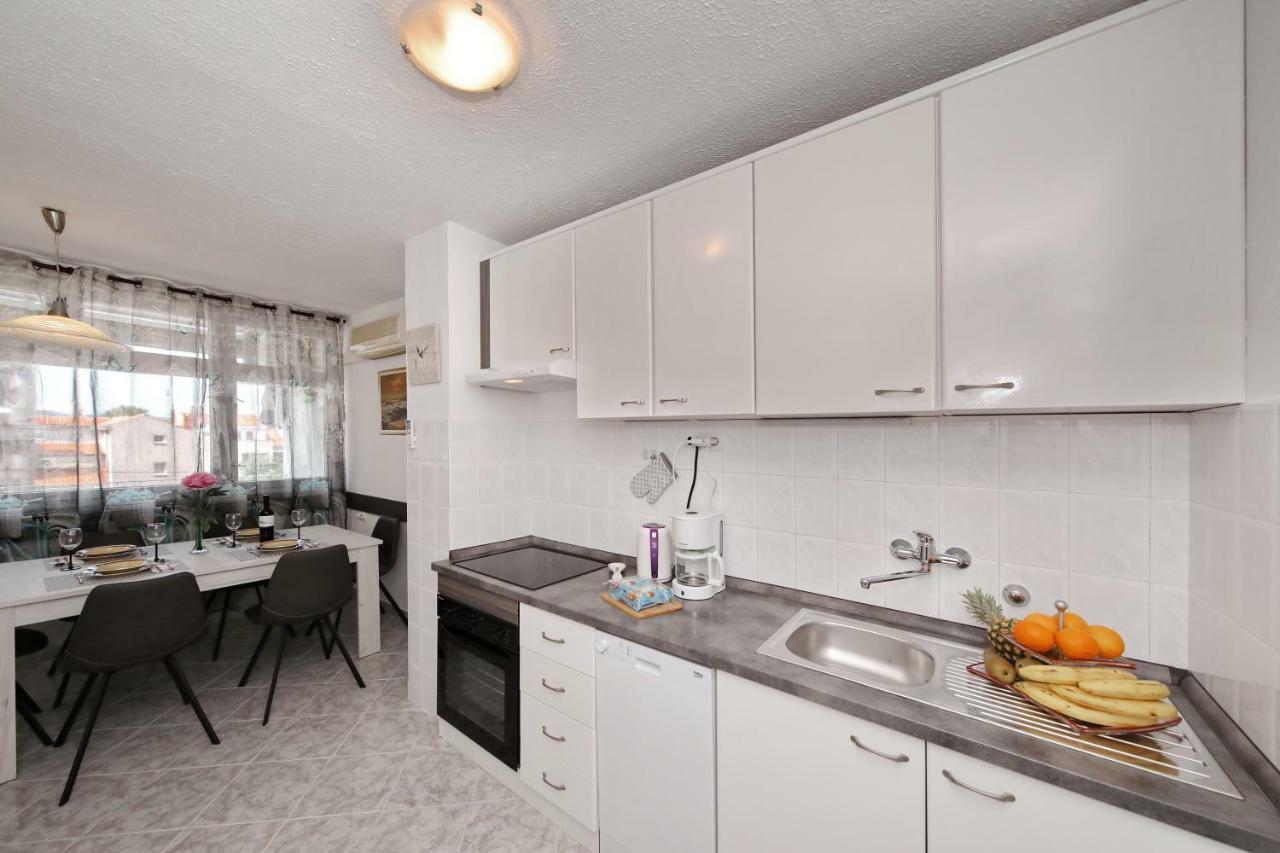 Apartment Lana In Centre With Garage *